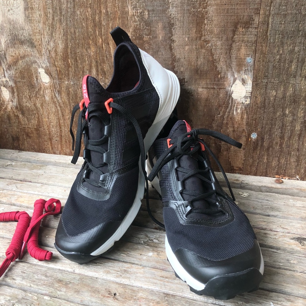 Adidas Terrex 215- light weight running shoe. W9